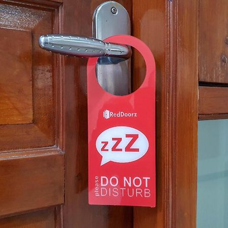 RedDoorz Syariah near Solo Paragon Mall 2 Bonorejo Esterno foto