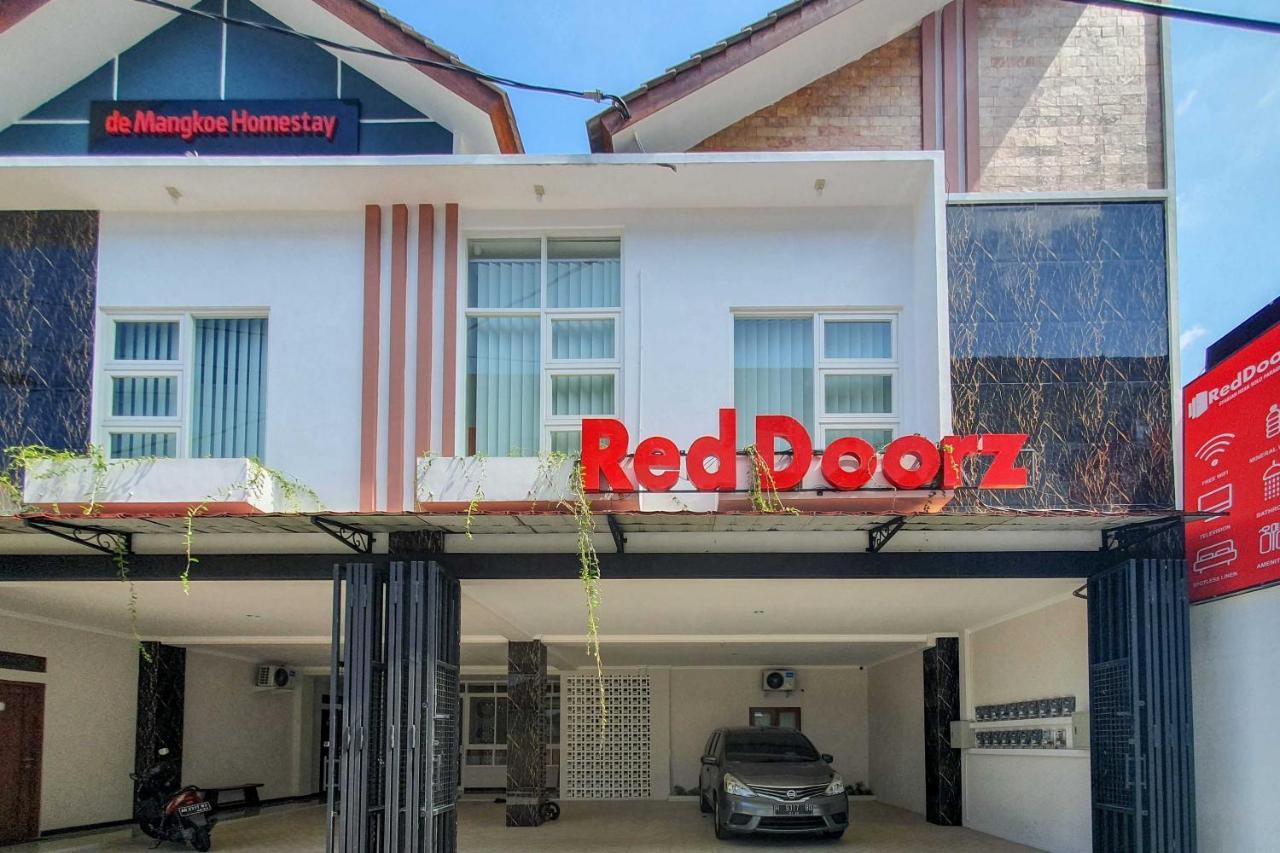 RedDoorz Syariah near Solo Paragon Mall 2 Bonorejo Esterno foto